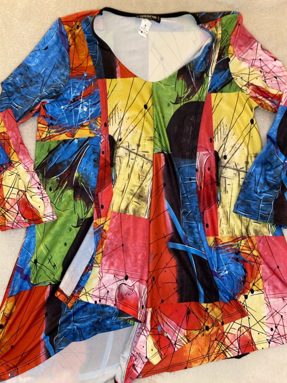 ๐ Multicolor V-Neck Flowy Top Made in ๐จ๐ฆ Size M - Picture 5 of 9